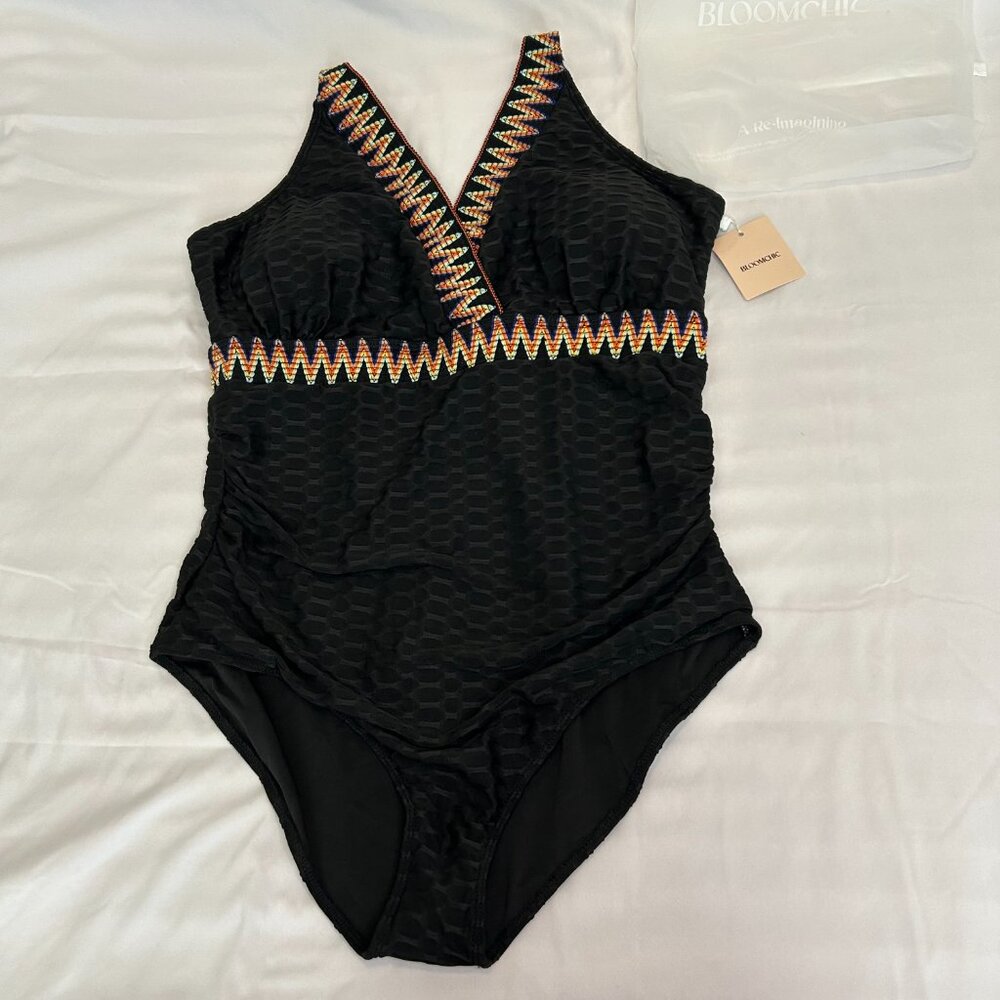 NWT/NIP Bloomchic Black Plus Size V-Neck One Piece Swimsuit Size 18-20 / 2XL - Picture 5 of 12